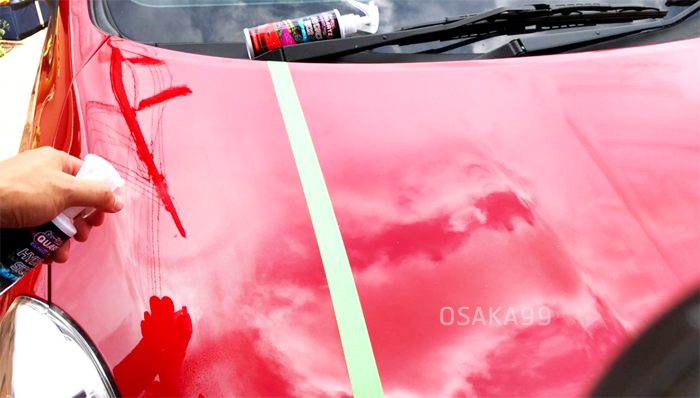 สเปรย์เคลือบแก้ว Quartz Pro Spray สูตรเข้มข้น ที่ให้ความเงาฉ่ำ วาว ช่วยป้องกันไม่ให้น้ำกาะที่สีผิวรถ ใช้งานง่าย เพียงฉีดแล้วเช็ด น้ำยาเคลือบแก้ว คาร์แคร์ ราคาส่ง